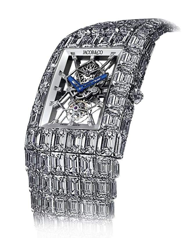 The beauty of the manual winding movement could be enjoyed through the skeleton dial.
