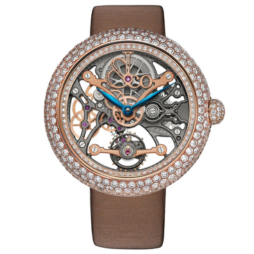 The high level of gem setting skills enhances the charm of this model.