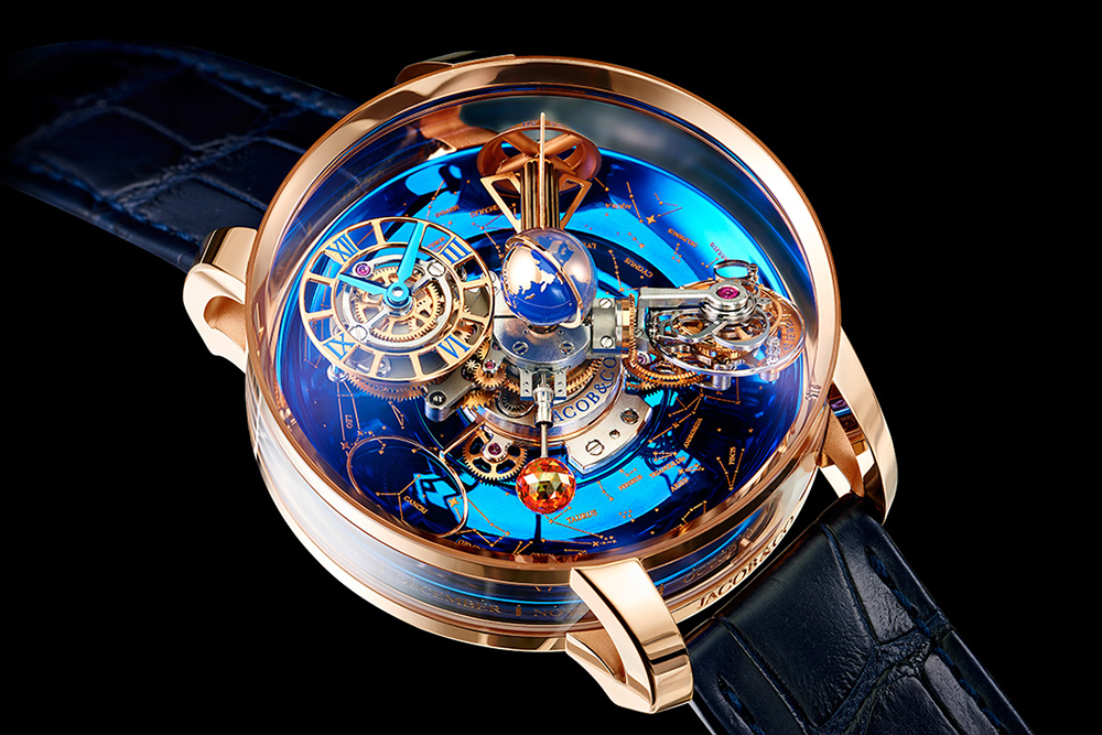 The dial has been designed as a blue sky, brilliantly and grandly.