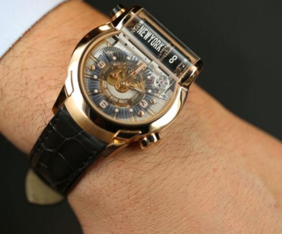 It is suitable for Jet-Setter, a businessman who usually needs to go abroad or a watch enthusiast.