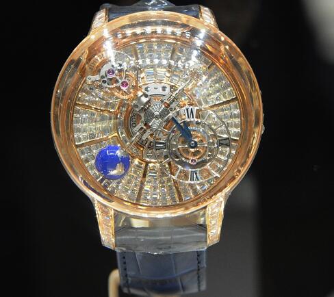 The timepiece presents high level of watchmaking craftsmanship.